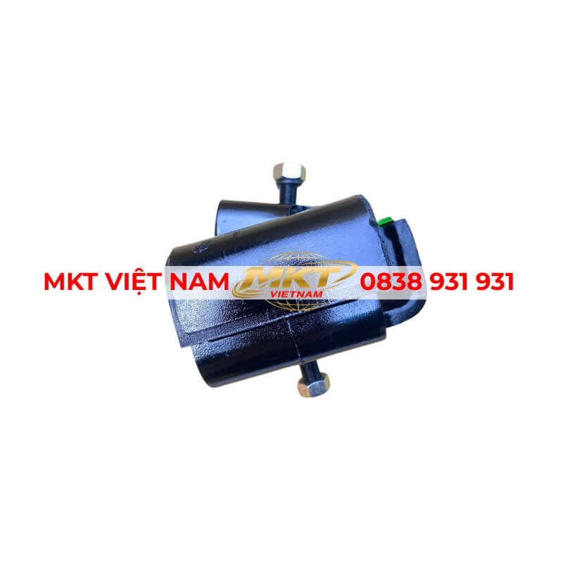 chân máy Hino 500 lắp giữa động cơ và khung xe