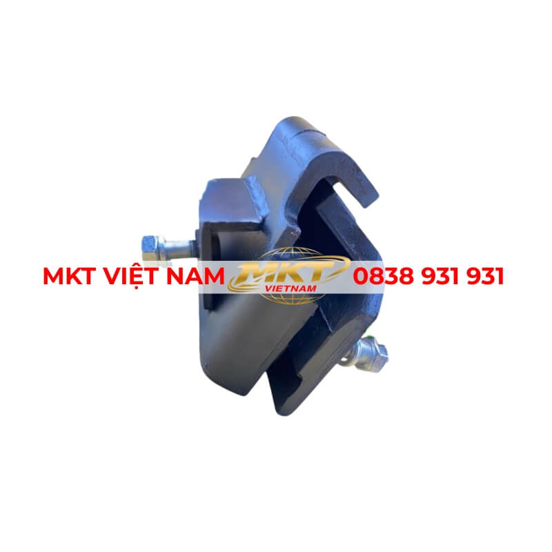 chân máy Hino 500 lắp giữa động cơ và khung xe