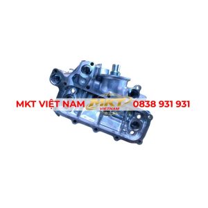 chi tiết nắp làm mát nhớt Hino 500 15700-1960