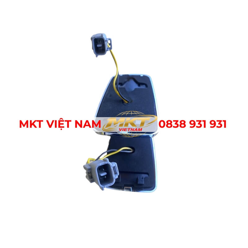 đèn hông lắp trên xe tải Hino 500 Series