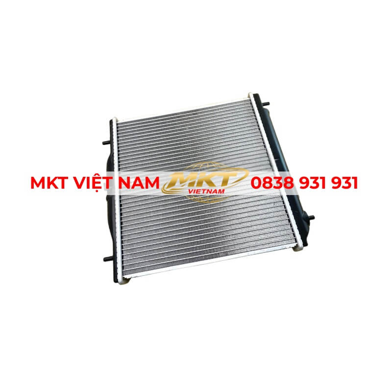 két nước Hino 300 lắp trên hệ thống làm mát