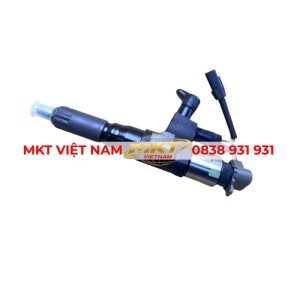 kim phun Hino 500 lắp trên nắp máy động cơ
