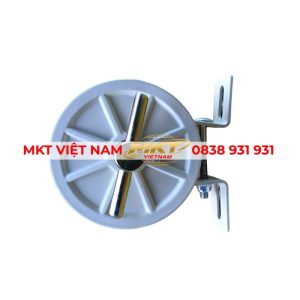 lọc tách nước nhiên liệu Hino 500 lắp trên đường nhiên liệu