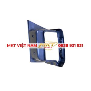 tấm bậc lên xuống dưới lắp trên xe tải Hino 500 Series