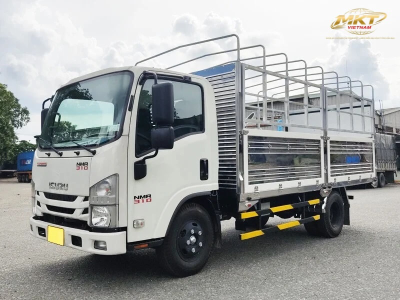 Isuzu NMR