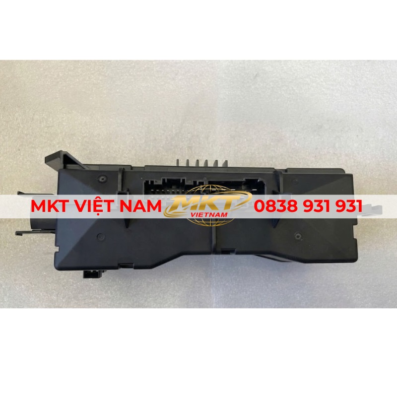 Hộp cầu chì xe tải Isuzu QKR