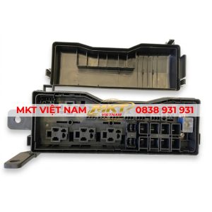 Hộp cầu chì xe tải Isuzu QKR