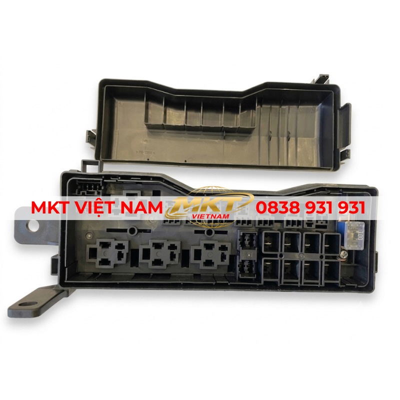 Hộp cầu chì xe tải Isuzu QKR