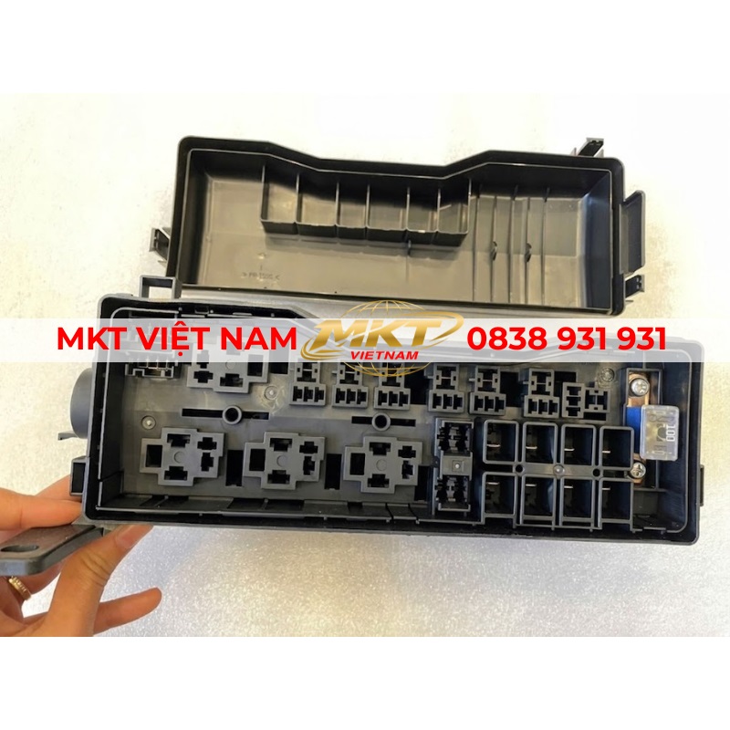 Hộp cầu chì xe tải Isuzu QKR
