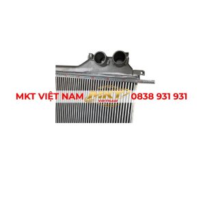 két làm mát khí nạp hino 700 máy e13c mã 17940-e0491