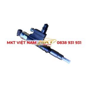 kim phun Hino 300 lắp trên nắp máy động cơ
