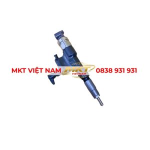 kim phun hino 300 lắp trên nắp máy động cơ