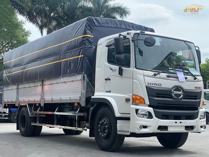 Các yếu tố ảnh hưởng đến giá kính chắn gió xe tải