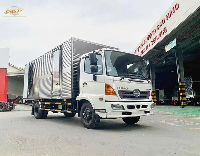 Quy trình thay kính chắn gió xe tải chuẩn kỹ thuật